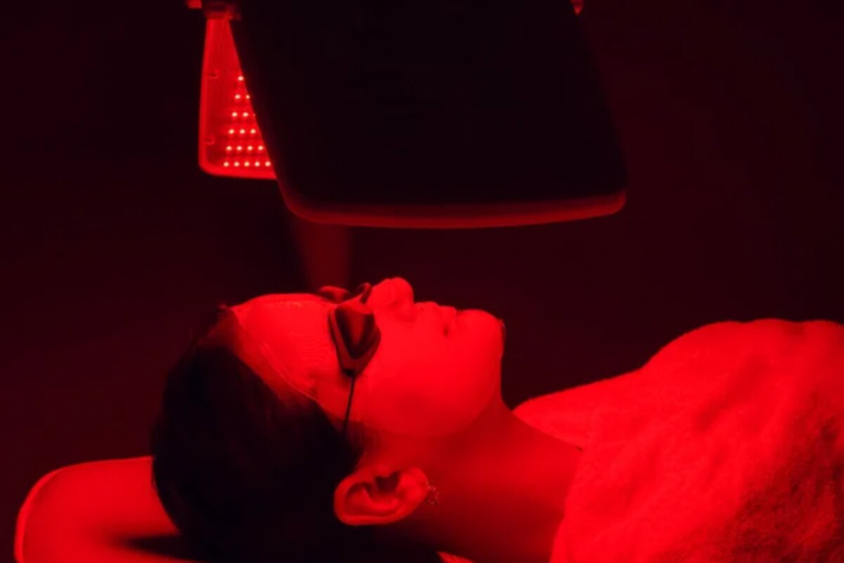 Traitement par luminothérapie pour le rajeunissement de la peau